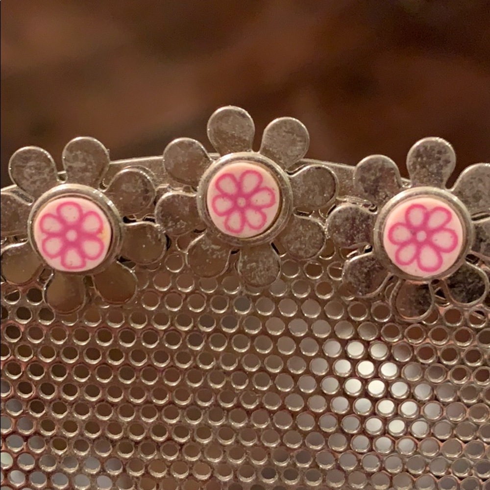 Earring holder. - Picture 2 of 3